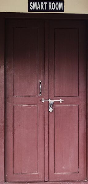 പ്രമാണം:17325 SMART ROOM AMLPS ARATHILPARAMBA.jpg