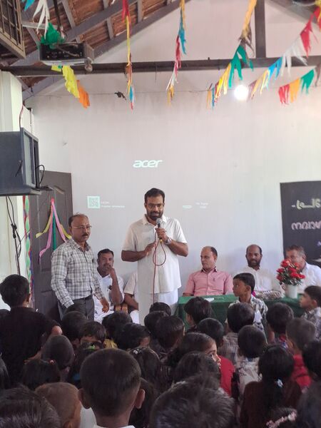 പ്രമാണം:19801-praveshanolsavam image4.jpg