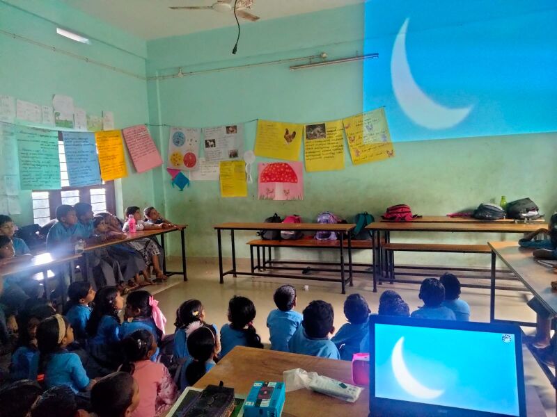 പ്രമാണം:19826 moonday documentry.jpeg