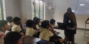 24028 High techclass.jpg