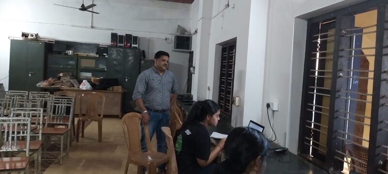 പ്രമാണം:24034 apt.jpg