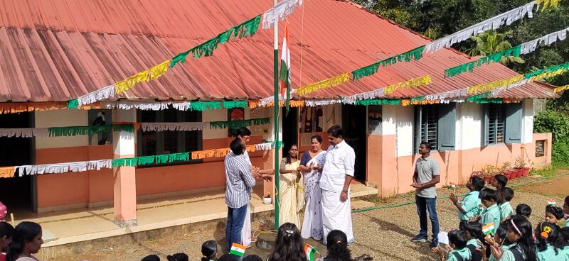 പ്രമാണം:31262- valavoor- independent day2.jpg