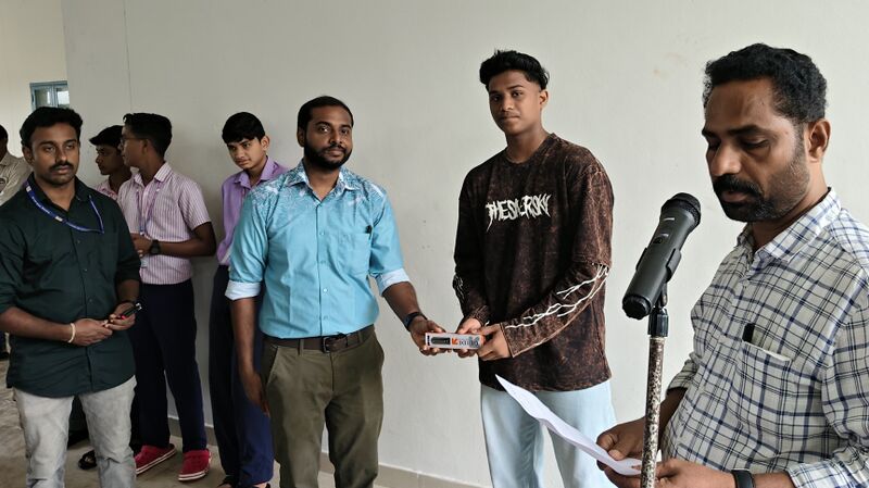 പ്രമാണം:32501 Nahas.jpg