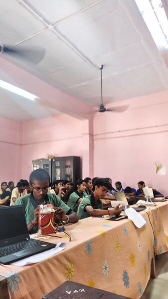 പ്രമാണം:38004 expo clicks.jpg