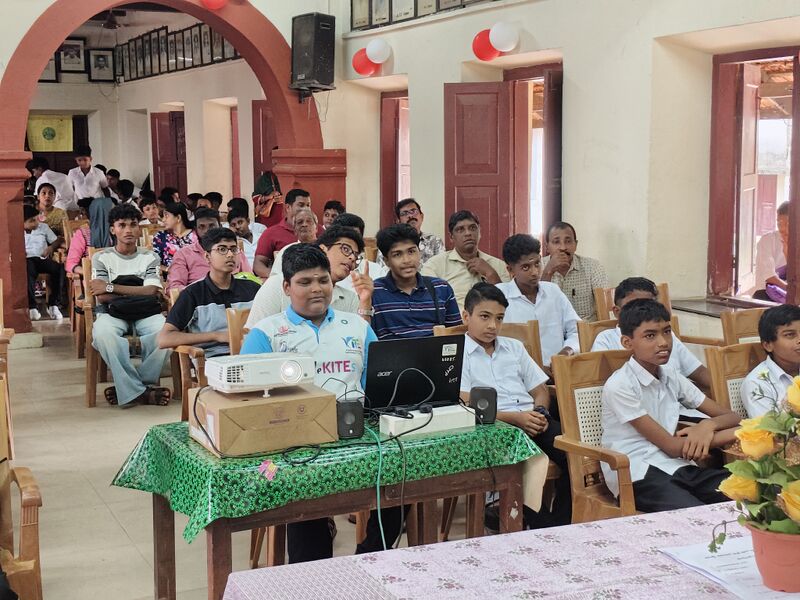 പ്രമാണം:38039 st.thomas kzy.jpg