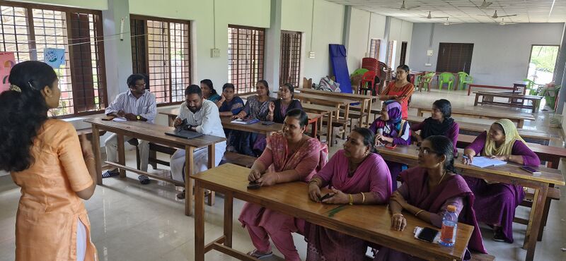 പ്രമാണം:44223 cpr training.jpg