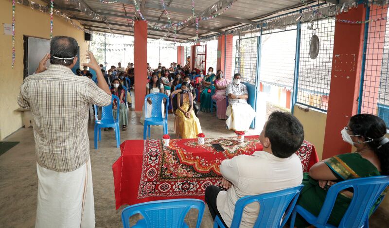 പ്രമാണം:BS21 KLM 39009 1.jpg