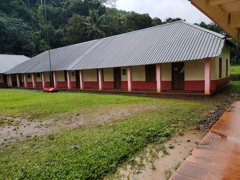 പ്രമാണം:BS21 KLM 40013 1.jpg