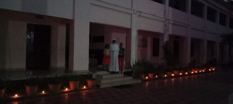 പ്രമാണം:Deepavali 34250 1.jpg