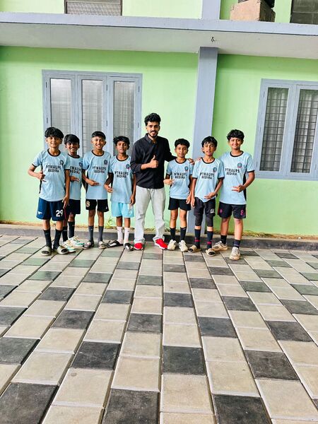 പ്രമാണം:11469 Sepak takrow.jpg