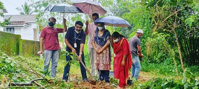 ഓർമ്മമരം ജൂൺ 5 പ്രിൻസിപ്പാൾ ശ്രീ.ഷിവി കൃഷ്ണൻ