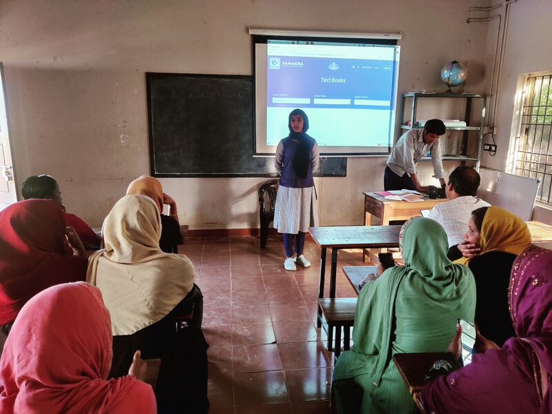 പ്രമാണം:15088 lk parents training.jpg