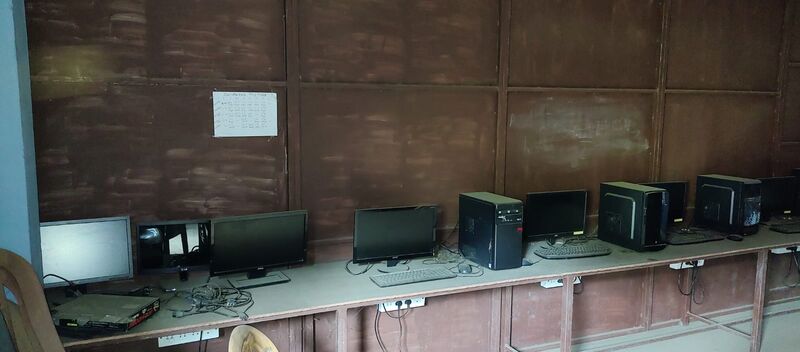 പ്രമാണം:20664 Compiter Lab-1.jpg