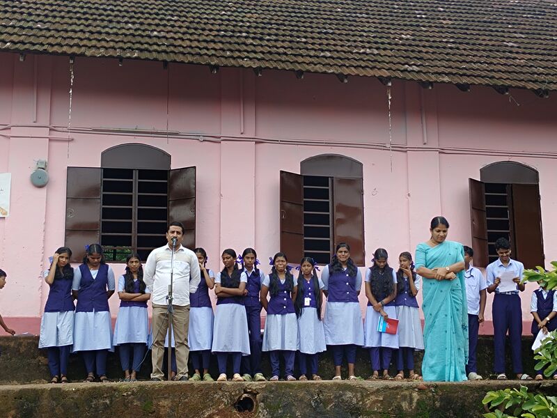 പ്രമാണം:23057 readingday6.jpg