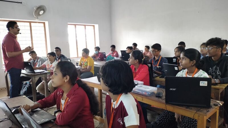 പ്രമാണം:33056 march9 lkcamp 4.jpg