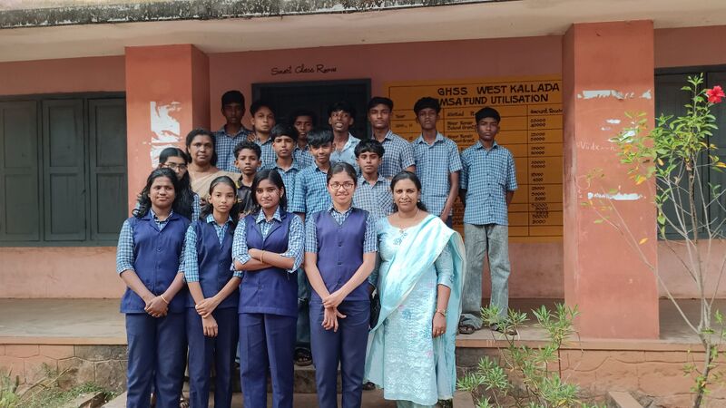 പ്രമാണം:39001 LK Students 2024-27 Batch.jpg