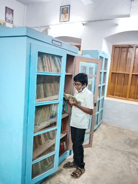 പ്രമാണം:44018 l5.jpg