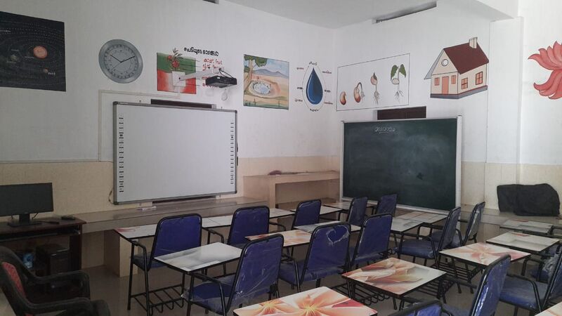 പ്രമാണം:LPGS Pattanakkad Smart class room.jpg