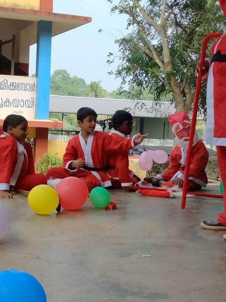 പ്രമാണം:(കിസ്തുമസ്.jpg
