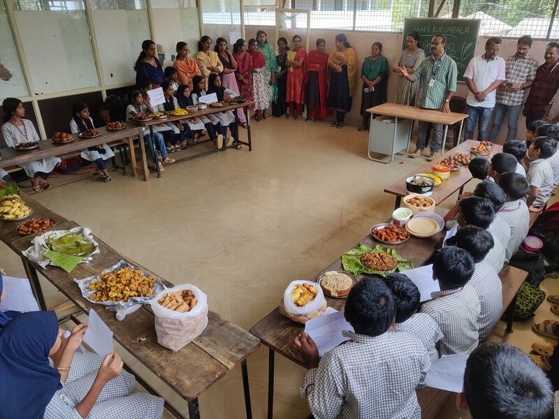 പ്രമാണം:15088 ooninte melam vth class.jpg