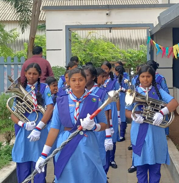 പ്രമാണം:21060-khs june2 praveshanolsavam band 1.jpeg.jpeg