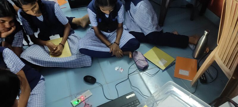 പ്രമാണം:22076 LK 2023 26 ROBO.jpg