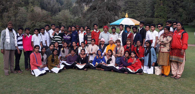 പ്രമാണം:40001 Student Tour 2015 02.png