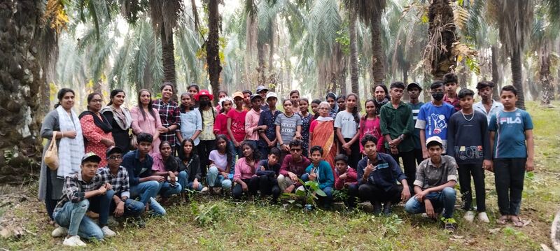 പ്രമാണം:42050 tour 2.jpg