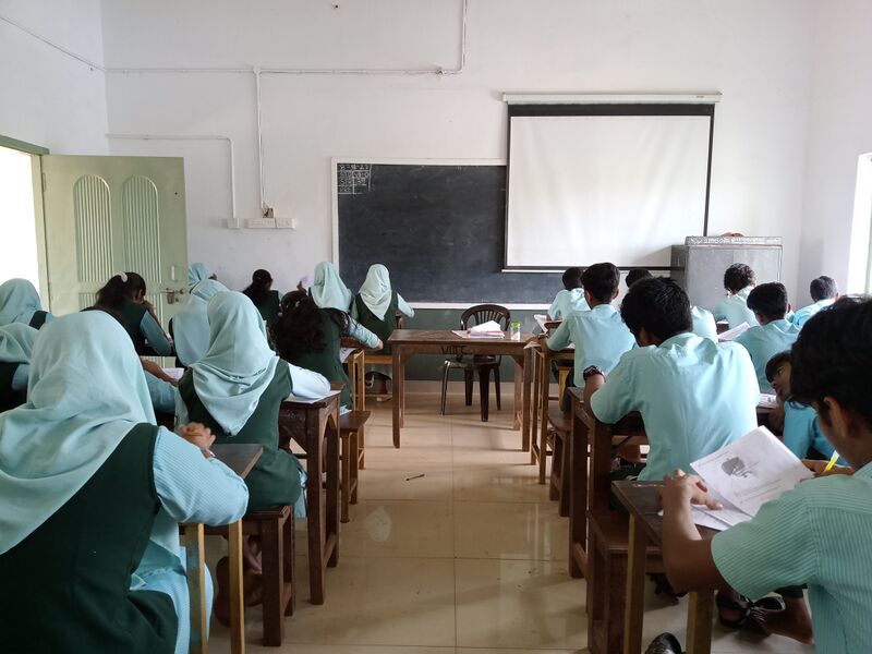 പ്രമാണം:Hitech Class Mushahid.jpg