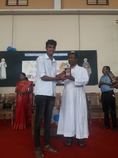 പ്രമാണം:Me5.jpg