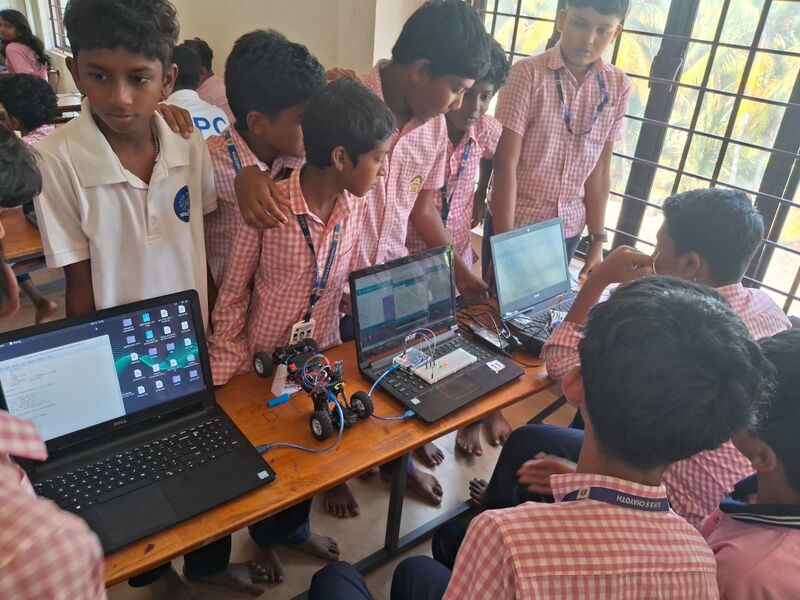 പ്രമാണം:12044 Robotic mela 2025.1.jpg