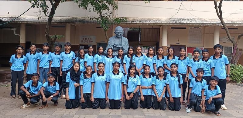 പ്രമാണം:16041 lk 2024-27 first batch.jpg