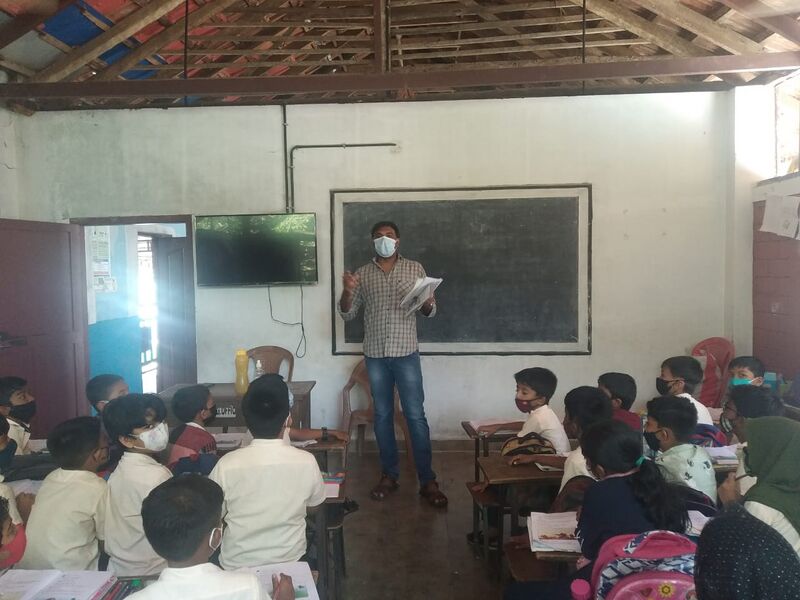 പ്രമാണം:19413 smart class 1.jpeg