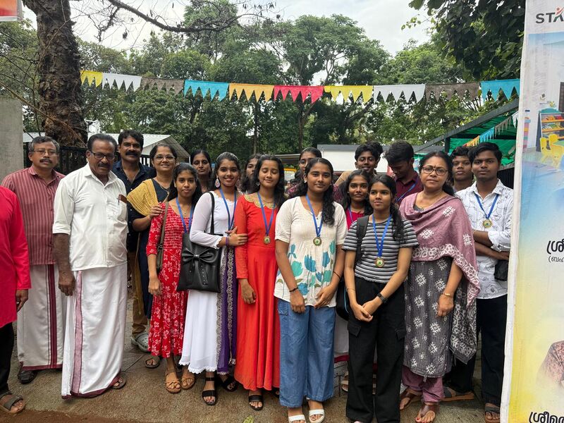 പ്രമാണം:22015 Praveshanolsavam2025.jpg