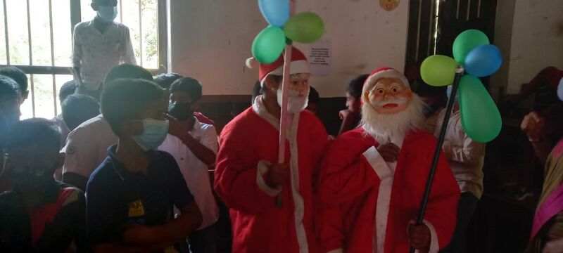 പ്രമാണം:24257-christmas.jpg