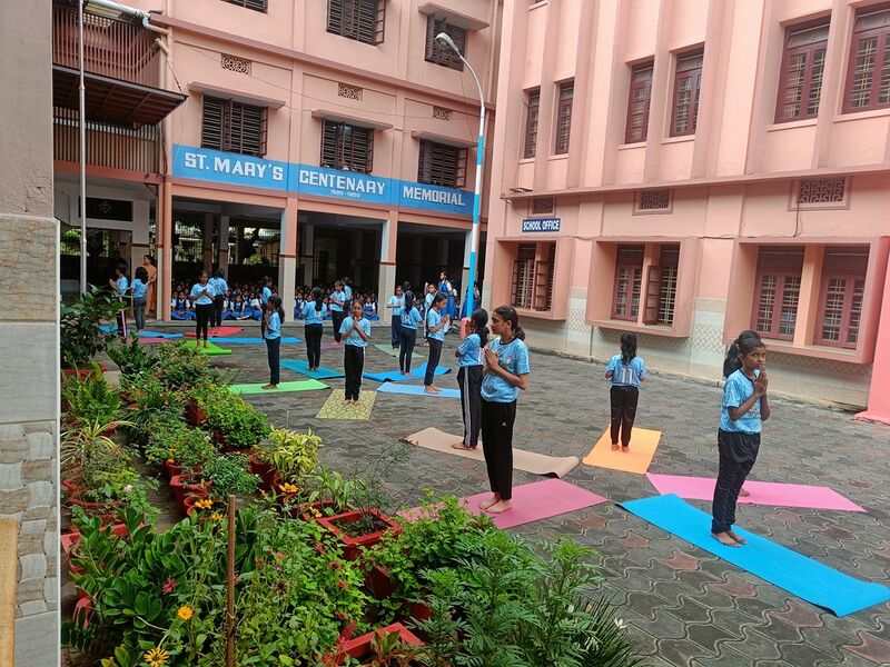 പ്രമാണം:26007-yoga dinacharanam.jpg