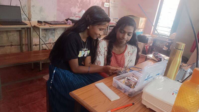 പ്രമാണം:39001 LK class2.jpg