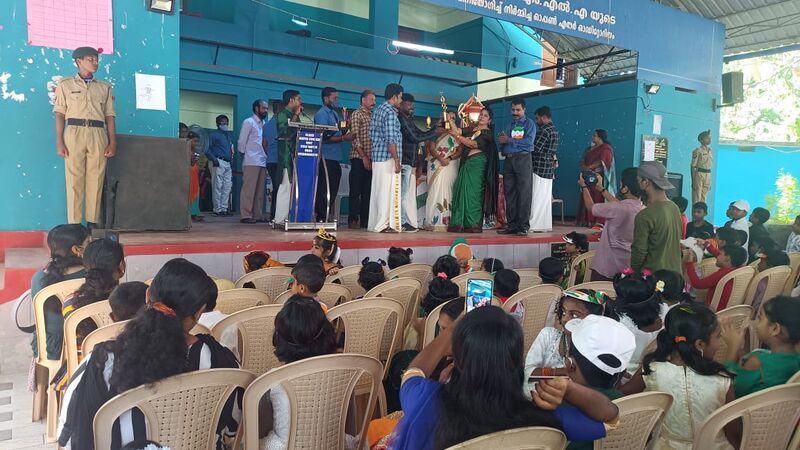 പ്രമാണം:44055 freedom1233.jpeg