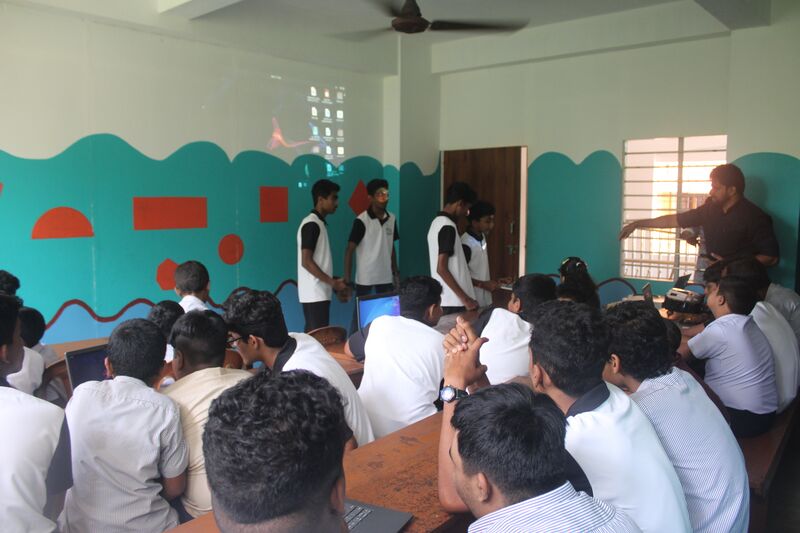 പ്രമാണം:4 kids 9119.JPG