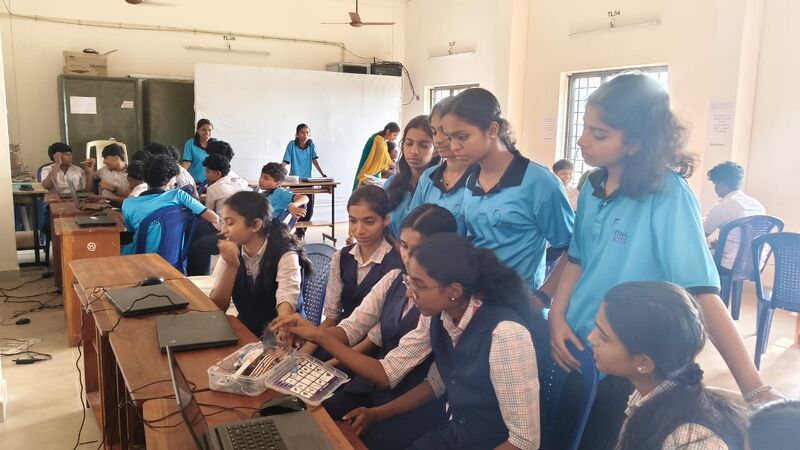 പ്രമാണം:12033 lkrobotics.jpeg