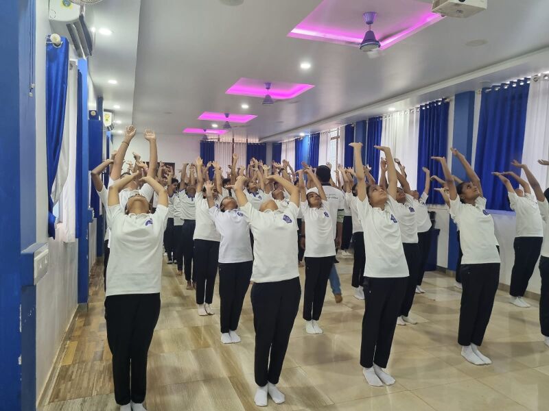 പ്രമാണം:14028 yoga (4).jpg