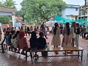 19808-glossy Moments1.jpg