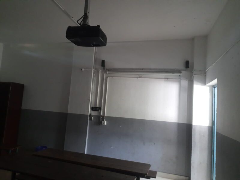 പ്രമാണം:24062-GMHSS Chamakkala Smart class room.jpeg