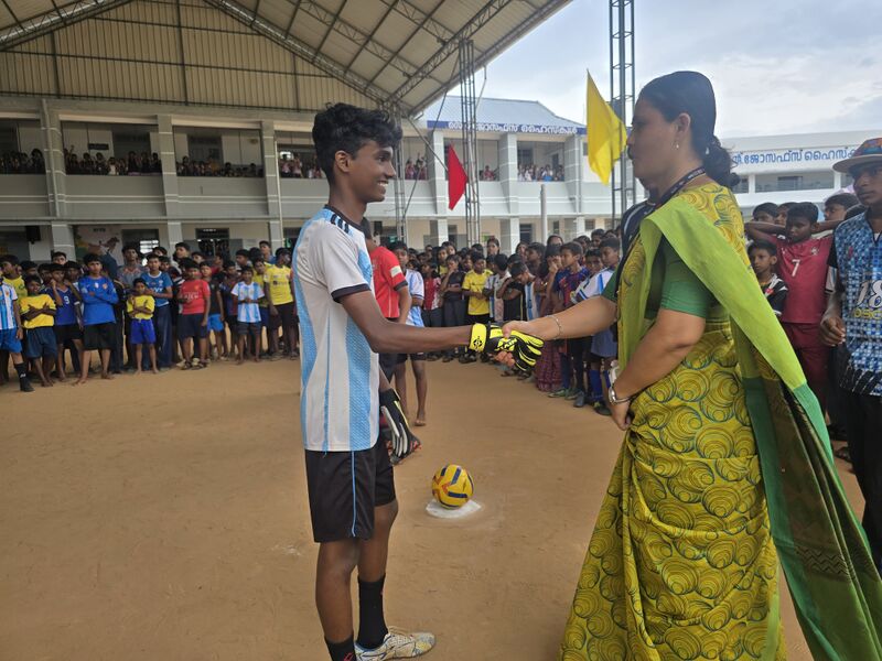 പ്രമാണം:25078-EKM-GOAL2026-CAPTAIN 01.jpg
