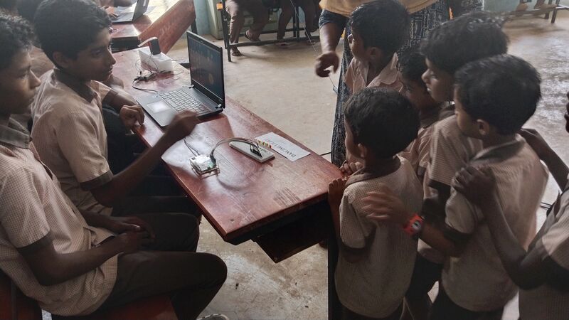 പ്രമാണം:36064 Robo2.jpg