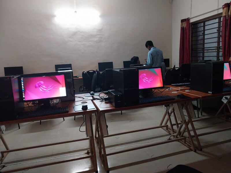 പ്രമാണം:42086 lab.jpg