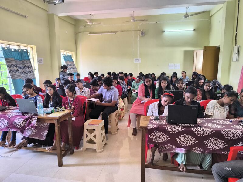 പ്രമാണം:44029 2004.jpg