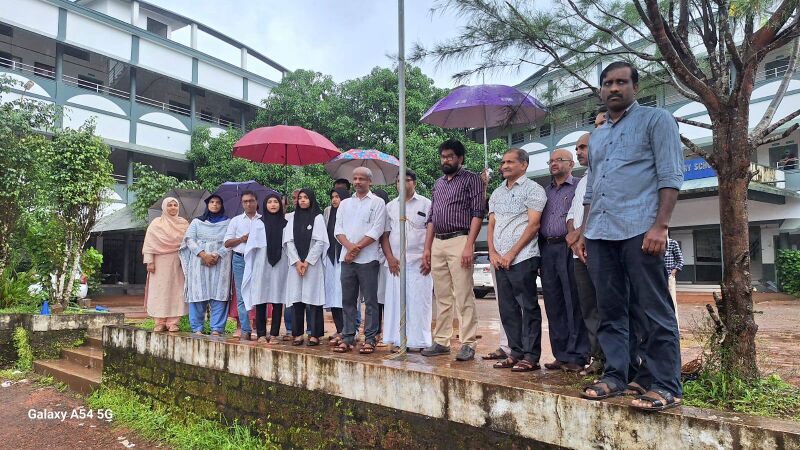 പ്രമാണം:47068 indipendent2.jpg