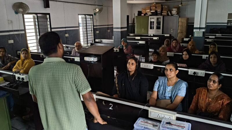 പ്രമാണം:48100-sep18-edakkara b1-1.jpg