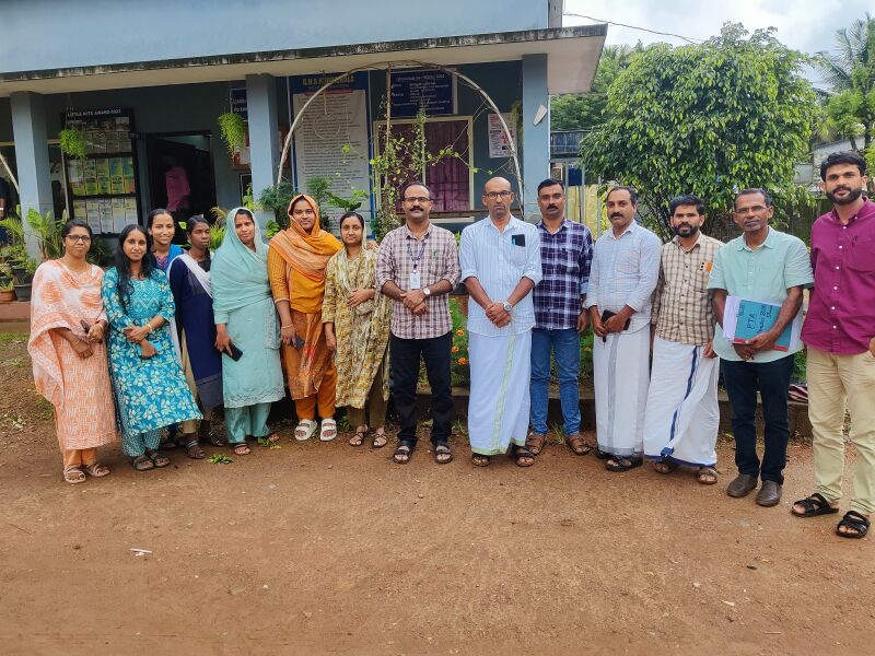 പ്രമാണം:15088 pta exi-members 2025-26.jpg